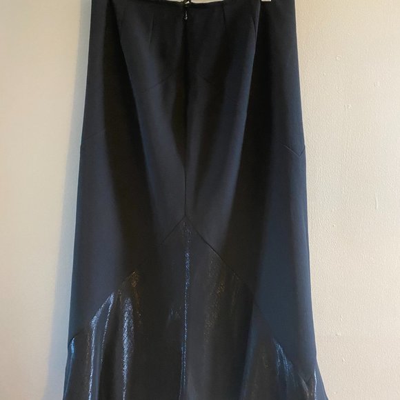 Long Black skirt - Picture 10 of 12
